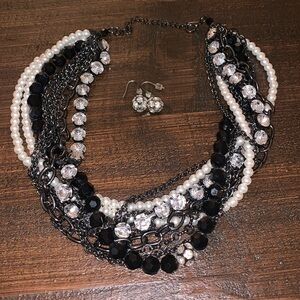 EUC Multi strand necklace- pearls, metal chain, black beads, Crystal(look)strand